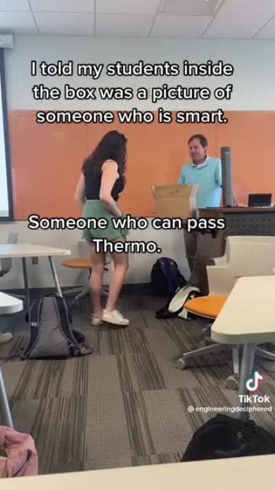 Professor reminds students that an A is possible