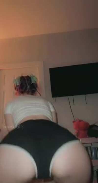legs are tired this fuckdoll needs to park this pussy on a stiff cock