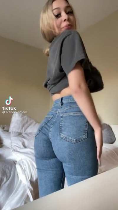 she got ass frfr