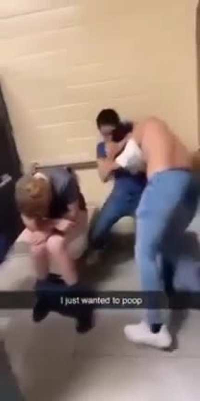 Niggas can&rsquo;t shit in peace