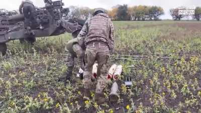 Ukranians show off "shoot and scoot" tactic with a US-donated M777 howitzer.