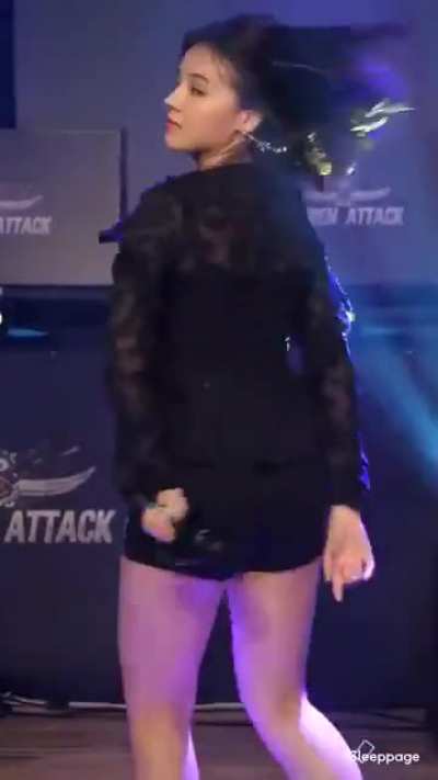 So obsessed with her legs