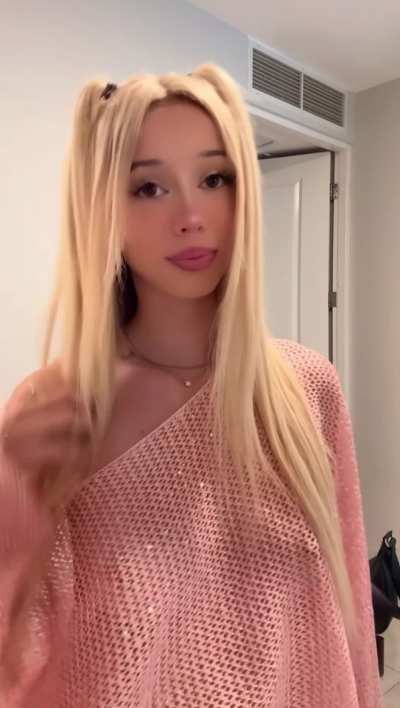 tiny top or no top&hellip; what&rsquo;s your vote