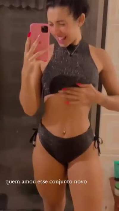 Let&iacute;cia Castro @castrollet