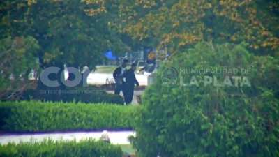 Plaza Moreno: Patota de maleantes circulaba con un arma de juguete y terminaron detenidos