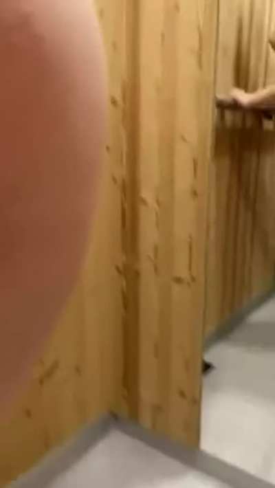 Lesbian elevator