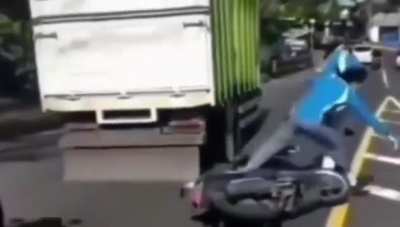 Running away from the traffic enforcer
