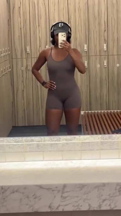 Javicia leslie 