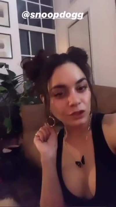 she loves showing off her tits