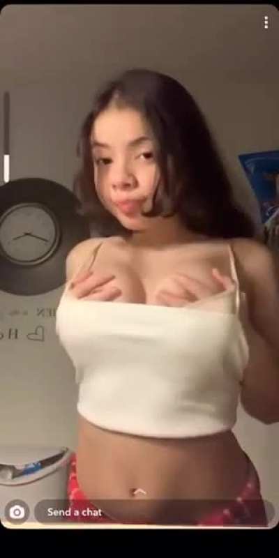 Hit me up to join a snap all teens chat, looking for active people with good content