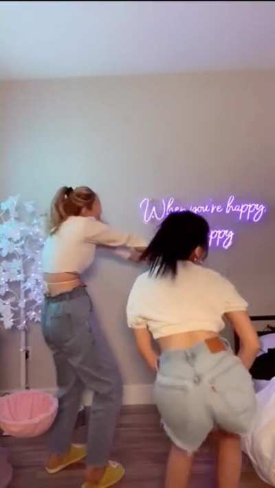 Two Very Pretty Girls xChocoBars/Janet &amp; AriaSaki Dancing 😊 (Original Video No Mirror)
