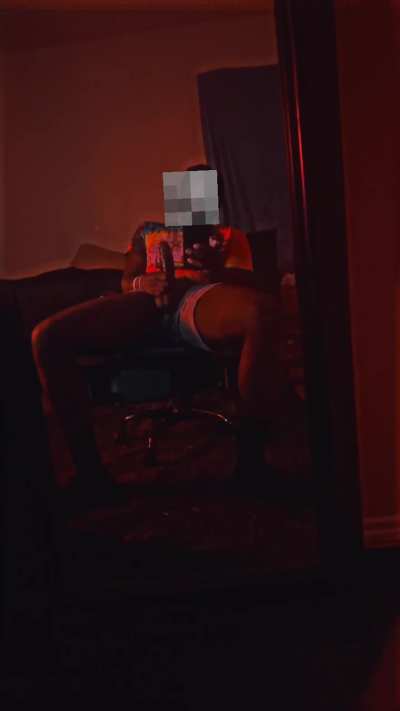 Come sit on my lap 