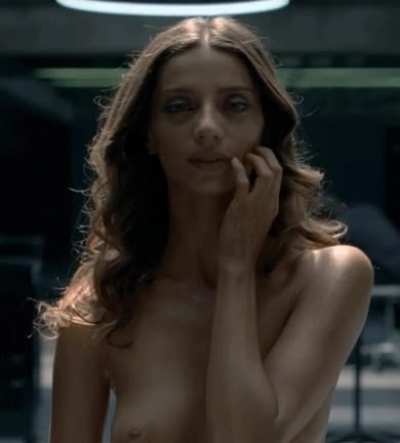 Angela Sarafyan in Westworld [S1E1-2016]: Temptress