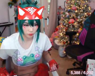 Emiru&rsquo;s insane tummy ;)
