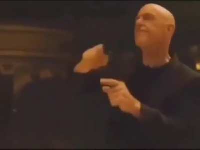 Mono bater&iacute;a