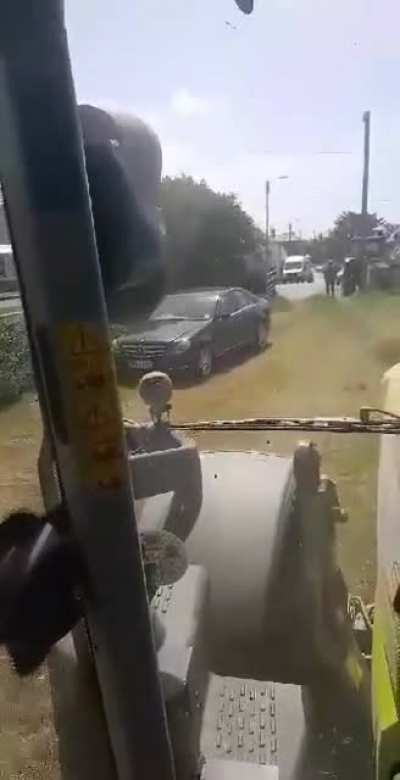 Don&rsquo;t park in the farmer&rsquo;s field