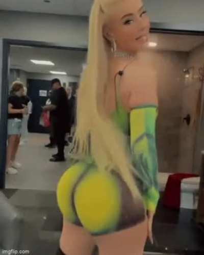 Iggy Azalea is a two man job
