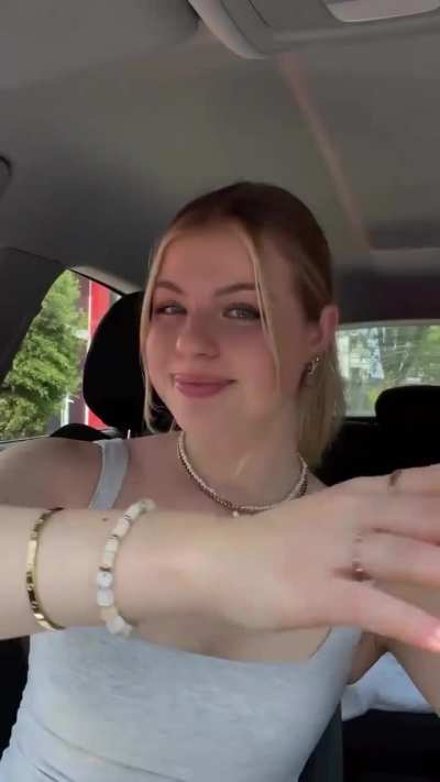 Valli hat neue N&auml;gel 