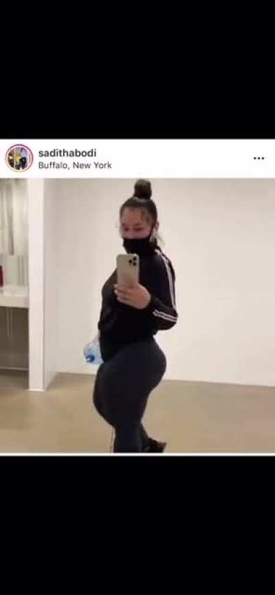 She&rsquo;s 4&rsquo;11 n thickk