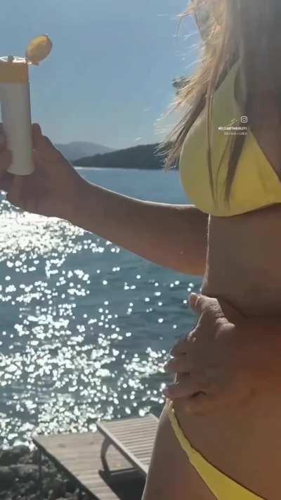 Elizabeth hurley