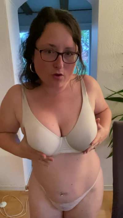 Would you bend over a 40 year old mommy of two? Asking for me.