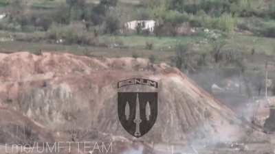 A Ukrainain soldier kills 2 retreating Russian soldiers with a precise grenade throw. Location/date unknown.