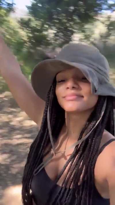Halle video selfie outside | IG story 12.2.25