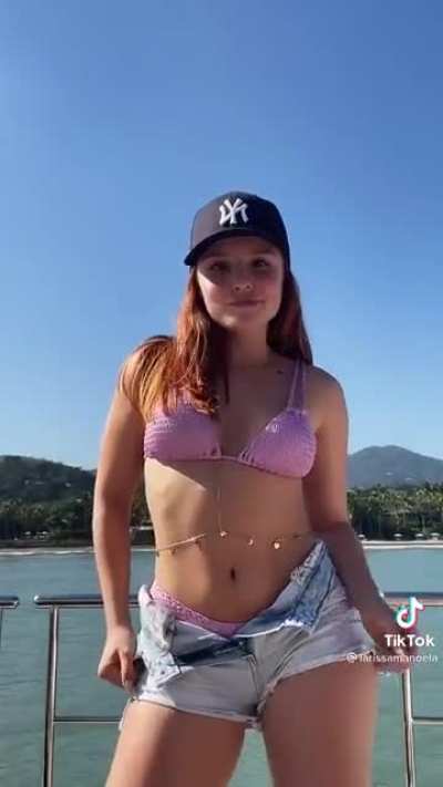 Larissa Manoela