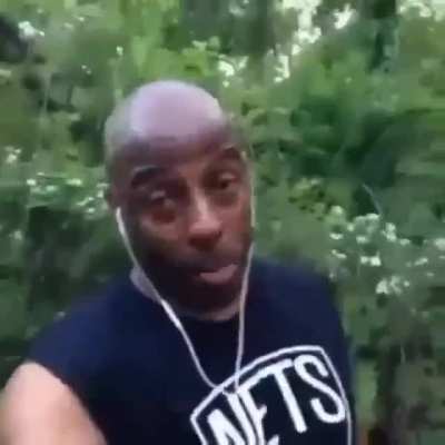 🙋🏿‍♂️