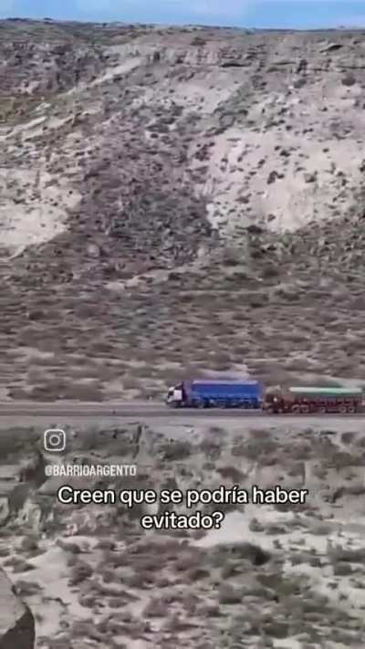 Camión se queda sin frenos en la ruta 