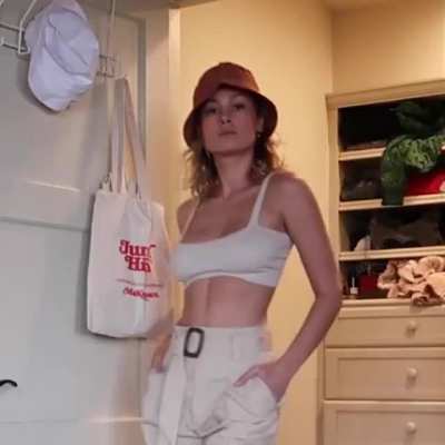 Brie Larson jiggle in new video