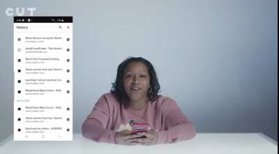 Daughter goes through her father&rsquo;s phone