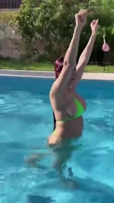 the best view of her tits we&rsquo;ve ever seen 