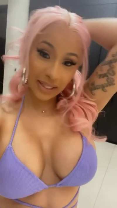 Busty Cardi B