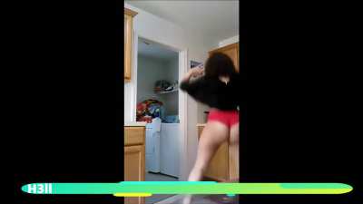 Big Ass Lightskin Ebony Twerks well (RAW AUDIO)