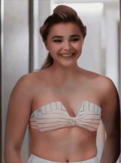 Chloe Grace Moretz making me head to the toilet to relieve myself