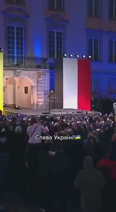How President Zelensky&rsquo;s speech in Poland began. Someone in the crowd shouts: &ldquo;Glory to Ukraine&rdquo; and everyone responds: &ldquo;Glory to the heroes.&rdquo; This happened three times. Then, Pres. Zelensky says: &ldquo;We can stay like this until morning.&rdquo;