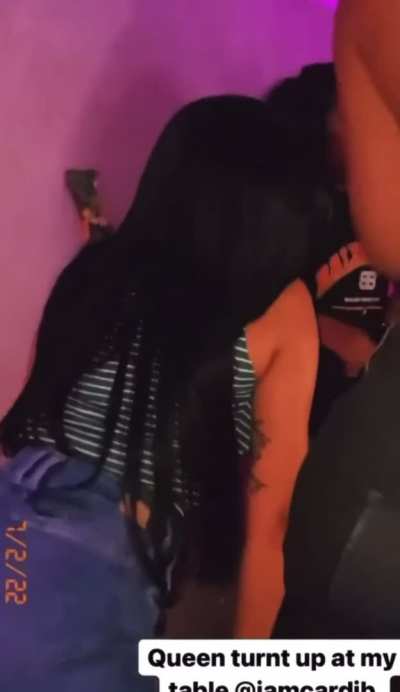 Cardi B Twerking 🤯