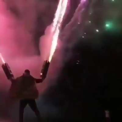 Forth'O'Juliest the Defender of independence. deals increase fireworks dmg