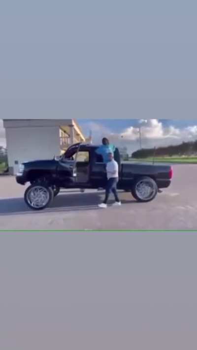 They see me rollin