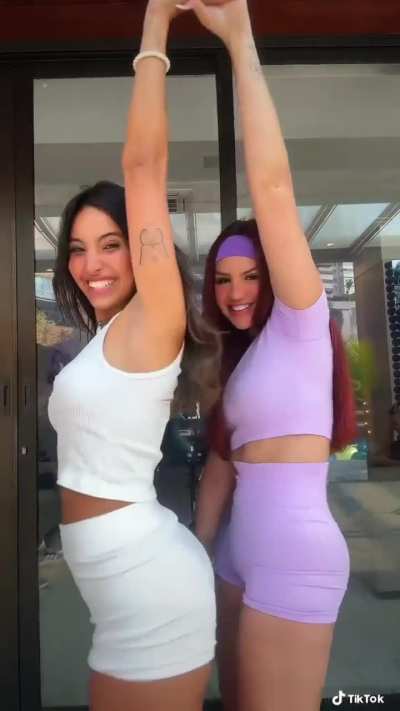Vivi Wanderley e Vanessa lopes 