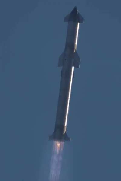 An edited video of what the Starship system will look like with the SH booster. Without the heat shields of course.