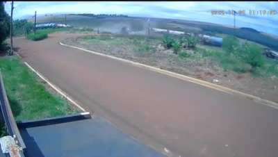 Train derails while passing through a populated area - Maril&acirc;ndia do Sul, Brazil - November 2nd, 2022