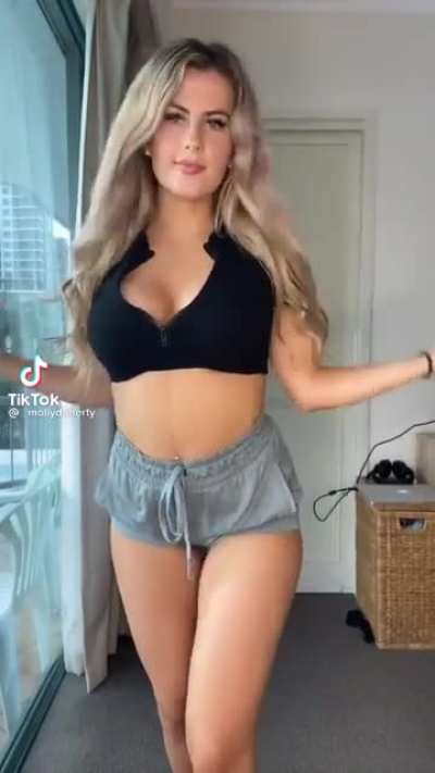 Blonde👱&zwj;♀️+🍑=🤗me