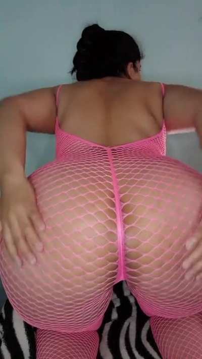 I am a big ass who really enjoys farting... &eth;&eth;&uml;