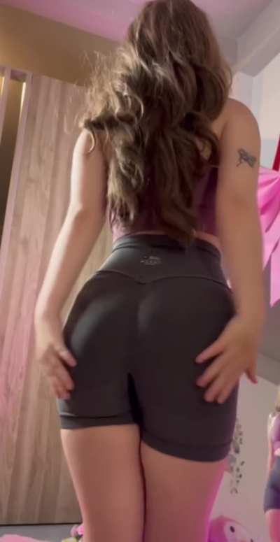 my ass loves to twerk with your cock