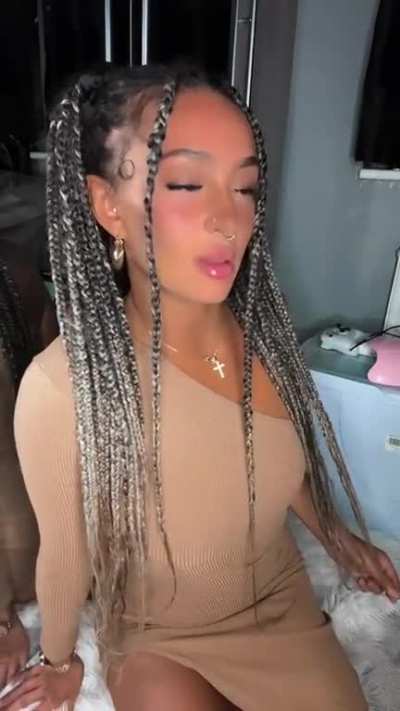 23 im sending to everybody that upvotes&eth;&para;&acirc;&eth;&laquo;&iuml;&cedil;