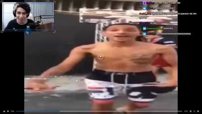 Pedro um tanto quanto chateado com Super Idol, mas &eacute; Gangsta's paradise. Primeiro post aqui
