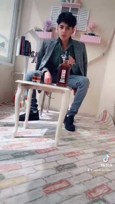 Oğlunuz viskiyi şu bu şekilde kırsa naparsınız?