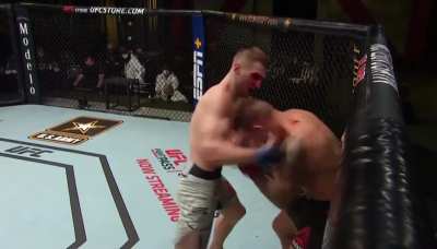 Dustin Poirier&rsquo;s brawl with Dan Hooker